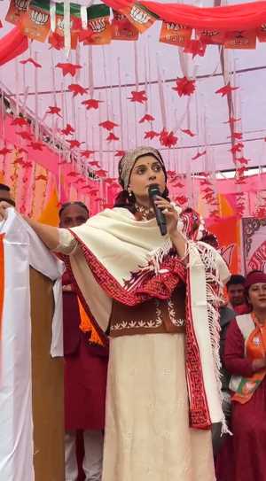 आज वीरभद्र सिंह होते तो डांट लगाते, कंगना रनौत ने साधा विक्रमादित्य सिंह पर निशाना